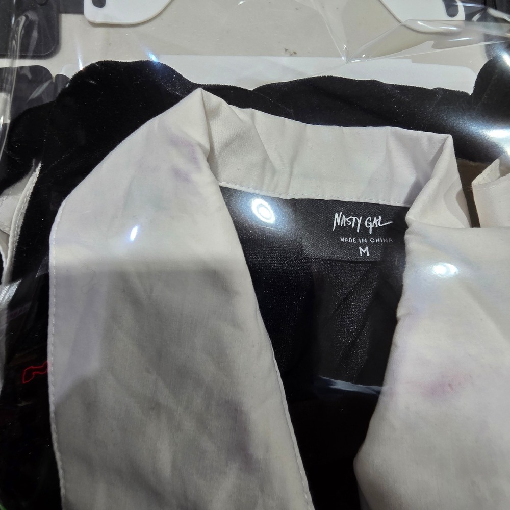 Nasty Gal Womens Black Velvet Mini Dress White Contrast Collar Cuffs Size M - Picture 11 of 11